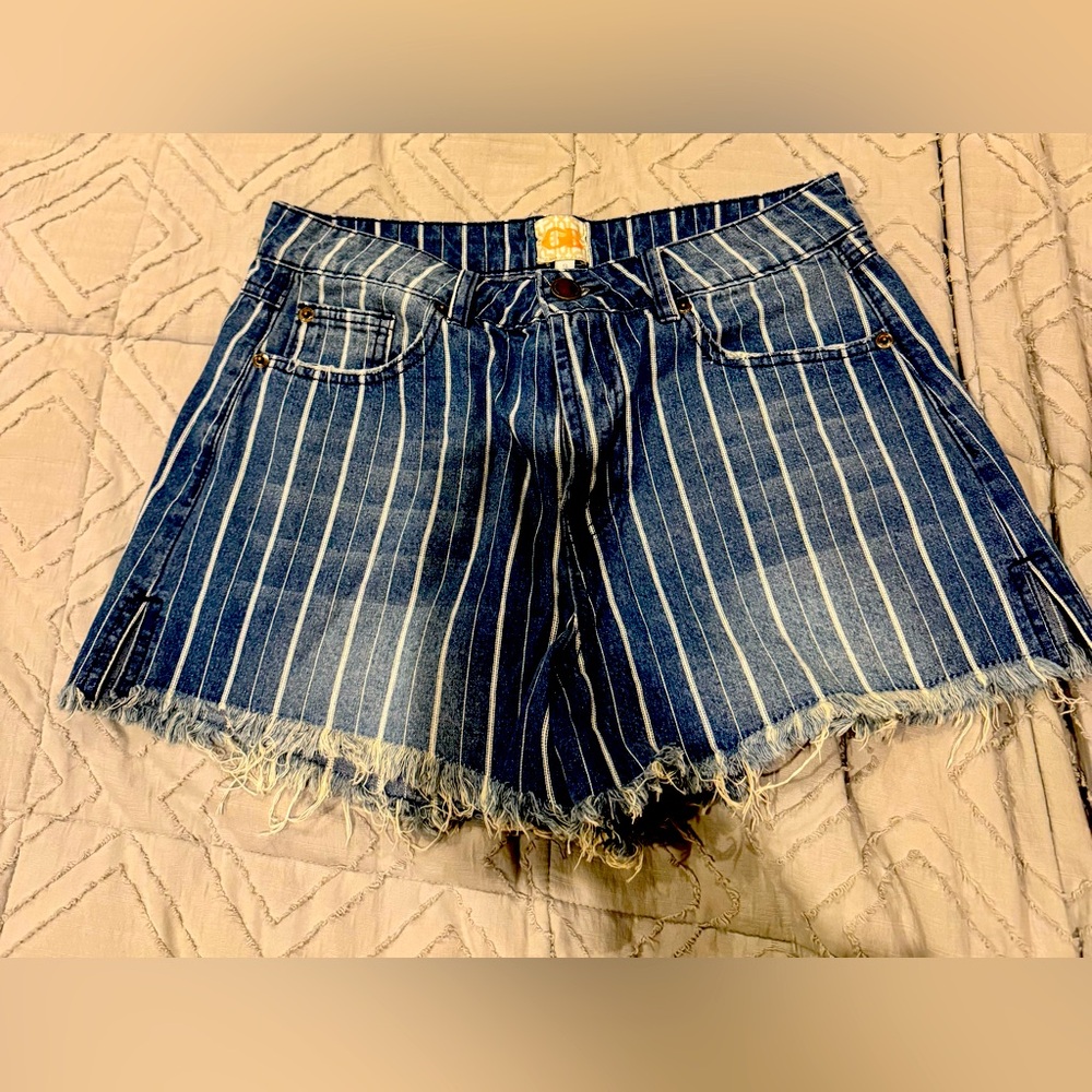 GB Gianna Bini High Waisted Hippie Festival Distressed Western Denim Shorts 9